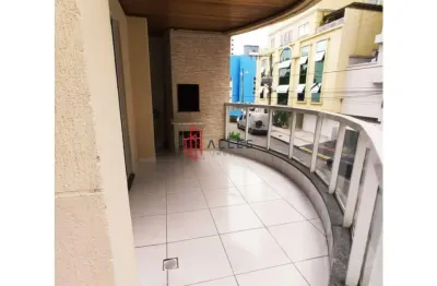 Aluga-se anual apartamento diferenciado no centro de balneário camboriú/sc