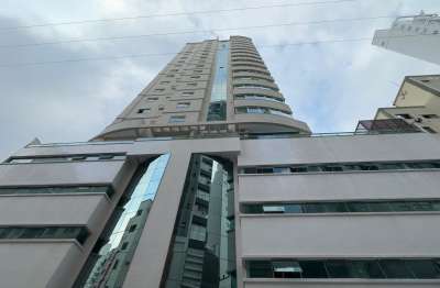 Aluga-se anual apartamento no centro de balneário camboriú/sc