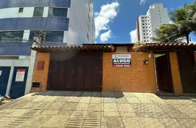 Alugo duplex com 4 quartos (1 suíte) na av. luis eduardo magalhães