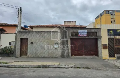Casa ampla à venda com potencial residencial e comercial no centro!
