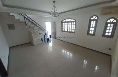 Casa duplex para locação no rio de janeiro, bairro da taquara