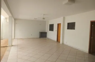 Casa com 3 quartos à venda na Rua 15 de Novembro, 180, Centro, Pirassununga