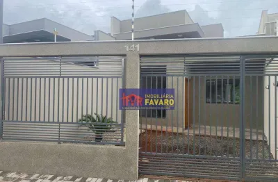 Excelente casa nova, 3 quartos sendo 1 suíte, mais área gourmet com churrasquira e balcões em granito.