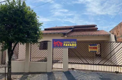 Casa jardim athenas, rua nicolina sarmento. contendo quatro quartos, sendo uma suite, sala de estar ampla, copa, cozinha,