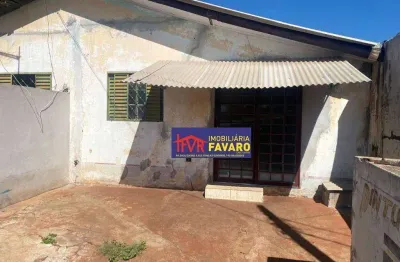 Casa contendo dois quartos, sala, cozinha, wc social, área de serviço coberta e vaga de garagem. r$ 800,00