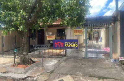 Duas casas edificadas em um lote de 250m². Casa frente: 2 quartos; Casa fundos: 3 quartos; Ambas com, área de serviço e garagem cobertas. R$ 250.000,0