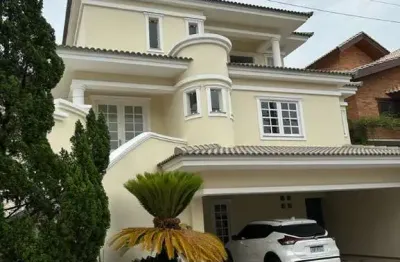 Luxuosa casa em condomínio no Jardim Isaura, Sorocaba-SP: 5 quartos, 5 suítes, 3 salas, 6 banheiros, 4 vagas, 464m². Venha conferir!
