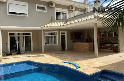 Casa de Luxo em Condomínio: 4 quartos, 3 suítes, 3 salas, 6 banheiros, 4 vagas na cidade de Sorocaba-SP.