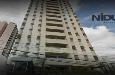 Imóvel Espaçoso no Centro de Sorocaba-SP: Apartamento de 2 quartos, 1 suíte, 3 salas, 3 banheiros, 2 vagas de garagem, 170m².