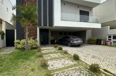 Casa de luxo em condomínio Alphaville Nova Esplanada com 3 suítes e 4 vagas de garagem em Votorantim-SP