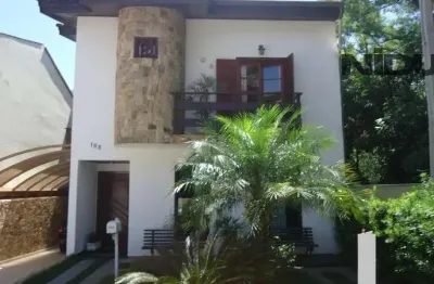 Luxuosa casa em condomínio à venda em Sorocaba-SP, no Condomínio Residencial Granja Olga: 4 quartos, 1 suíte, 2 salas, 4 banheiros, 3 vagas, 300m².