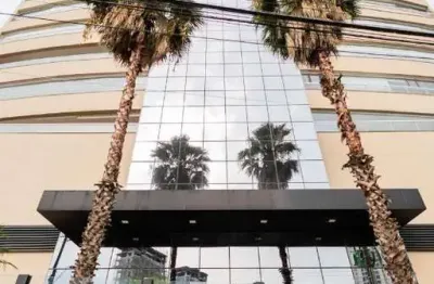 Imponente residência de alto padrão no Jardim Judith, Sorocaba-SP: 4 quartos, 4 suítes, 3 salas, 4 vagas e 340m² de área.