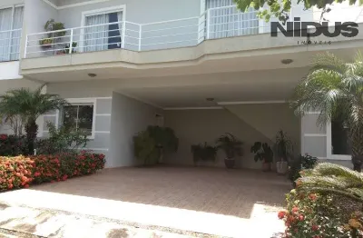 Casa de alto padrão em condomínio no Parque Residencial Villa dos Inglezes, Sorocaba-SP: 3 quartos, 3 suítes, 3 salas, 4 vagas de garagem, 220m².
