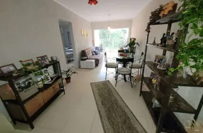 Pitangueiras- calçadão , localização privilegada , garagem no prédio.