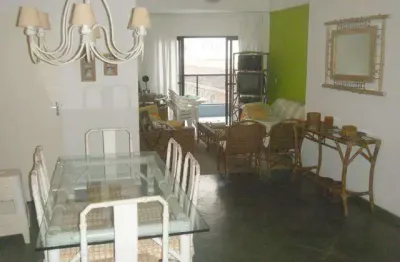 Praia de pitangueiras, lazer total, 150 metros úteis, 100 m do mar, alto padrão, 2 garagens.
