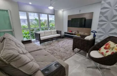Praia de pitangueiras - calçadão - alto padrão - totalmente reformado e finamente decorado.