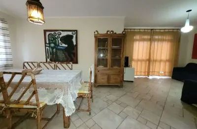Pitangueiras - na segunda quadra da praia, 134,62 m² úteis, vaga de garagem no prédio, excelente apartamento, amplo apartamento claro e arejado.