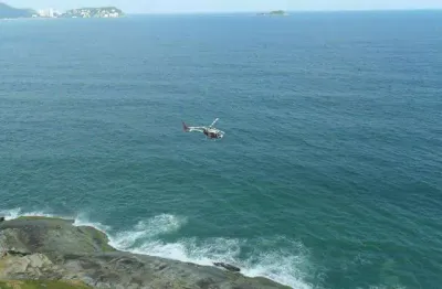 Praia de pitangueiras, sobre o mar, vista espetacular para todas as praias, alto padrão, lazer total, imperdível, 225 m úteis.