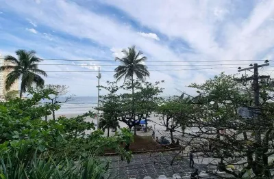 Pitangueiras- frente total ao mar , linda vista , garagem box demarcada no prédio.