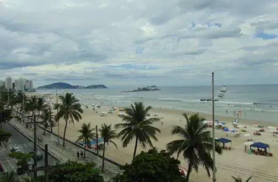 Praia de pitangueiras frente total ao mar,vista espetacular das praias,garagem demarcada,academia,salão de festas,160 m úteis.
