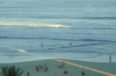 Praia de pitangueiras prédio frente total ao mar,lindo apto totalmente reformado,linda vista ao mar,2 garagens,academia!