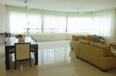 Praia de Pitangueiras,  Próximo a Praia, Local Nobre, para * Venda ou Locação Anual e Temporada*, Lazer no Prédio, 2 Garagens.