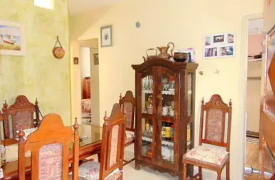 Tombo - pertinho do mar - 78 m² úteis - garagem - condomínio baixo.