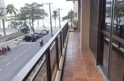Apartamento mobiliado, com 190,00 m² de área útil, 3 suítes sendo 1 master e vaga de garagem