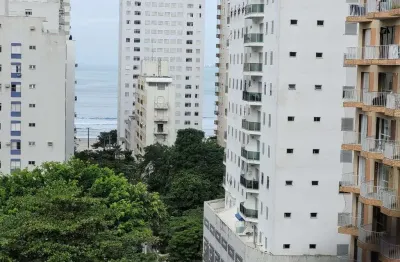 Apartamento amplo com 3 suítes e pequena vista para o mar