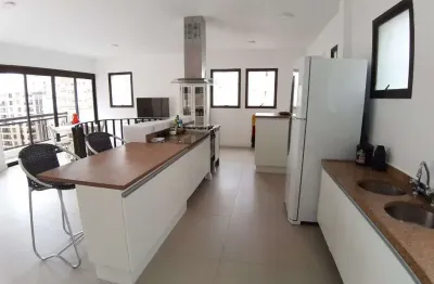 Cobertura duplex, com vista para o mar, 2 quadras da praia  com piscina e churrasqueira