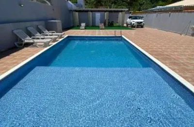 Linda casa reformada praia do guaiuba, piscina e área gourmet.