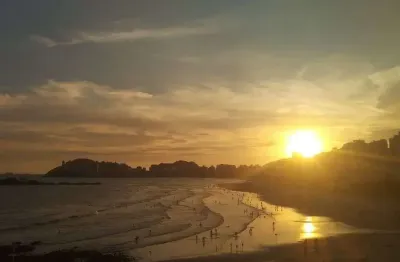 Pitangueiras -  frente total ao mar com linda vista, 234 m² úteis, excelente apartamento, 02 vagas de garagem, na melhor localização de pitangueiras