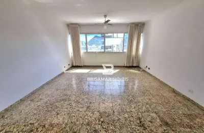 Tombo- uma quadra da praia com vistinha mar , locaçização privilegiada , garagem demarcada no prédio.