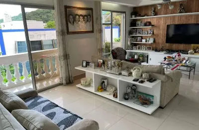 Apartamento com 3 dormitórios sendo 1 suíte, há duas quadras da praia de pitangueiras.