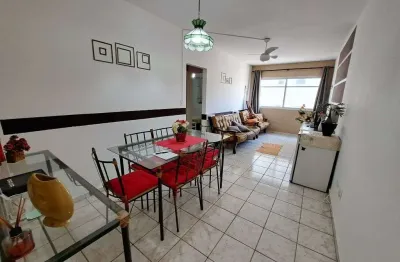 Apartamento com 2 dormitórios, sendo 1 suíte, há 2 quadras da praia de pitangueiras.