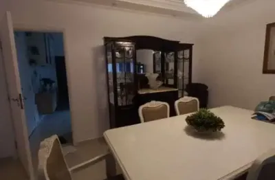 Apartamento amplo reformado, com 3 suítes, 1 quadra da praia de pitangueiras, com lazer e 2 vagas de garagem