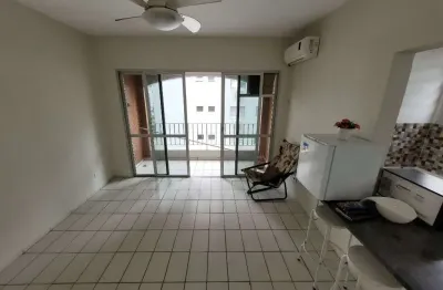 Pitangueiras – na terceira quadra da praia, maravilhoso apto amplo e claro, com 50,00 m² úteis, 01 vaga de garagem no prédio, localização privilegiada