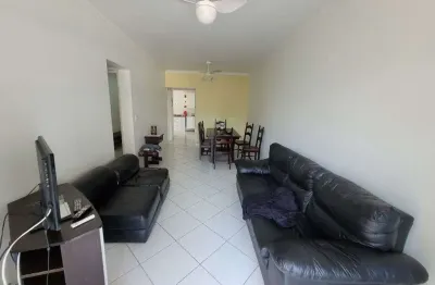 Pitangueiras – uma quadra da praia, maravilhoso apartamento totalmente reformado, garagem no prédio, localização privilegiada.