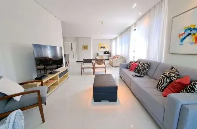 Apartamento amplo reformado com  2 vagas de garagem lazer no prédio