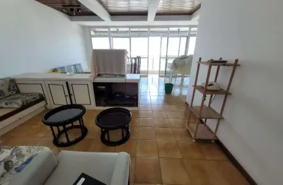 Pitangueiras- uma quadra do mar , vista mar , 02 vagas de garagem e lazer no prédio.