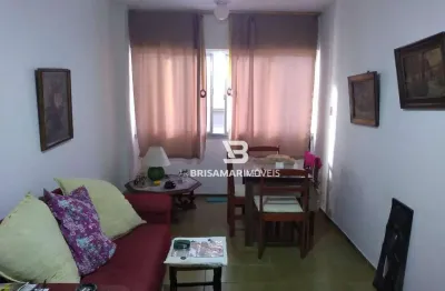 Pitangueiras - na segunda quadra da praia , localização privilegiada.