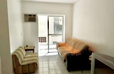 Pitangueiras- calçadão , amplo apartamento com vaga de garagem no prédio.