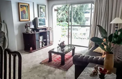 Pitangueiras- local nobre , garagem no prédio , churrasqueira e salão de jogos.