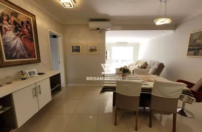 Pitangueiras- calçadão , totalmente reformado, maravilhoso apartamento , 01 vaga de garagem no prédio.