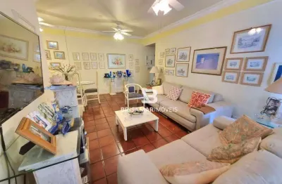 Pitangueiras- uma quadra da praia , localização espetacular em uma das melhores ruas de pitangueiras.