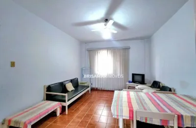 Pitangueiras- duas quadras da praia , localização espetacular , garagem.