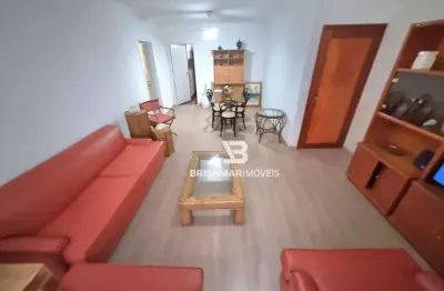 Pitangueiras - na segunda quadra da praia , localização espetacular,  garagem demarcada no prédio.