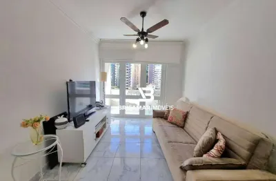 Pitangueiras- na segunda quadra da praia , garagem demarcada no prédio.