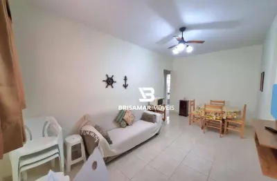 Pitangueiras- uma quadra do mar , localização espetacular.