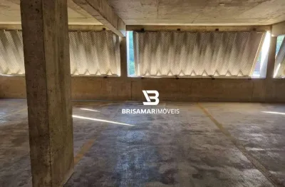 Pitangueiras- box de garagem ao lado do banco santander